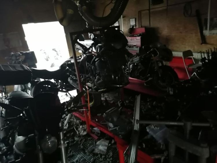 Pożar warsztatu w Zwonowicach. Spłonęło kilkanaście motocykli, Facebook