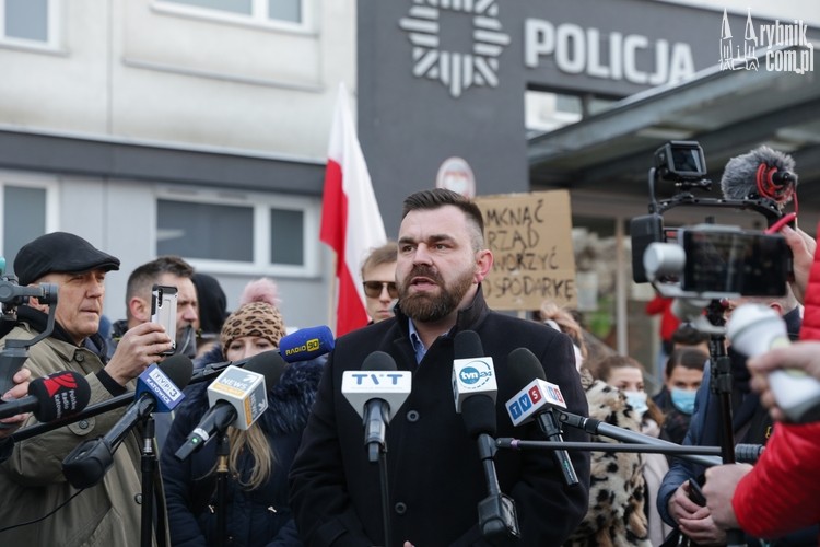Właściciel Face 2 Face: to nie była policja, to byli bandyci, Dominik Gajda