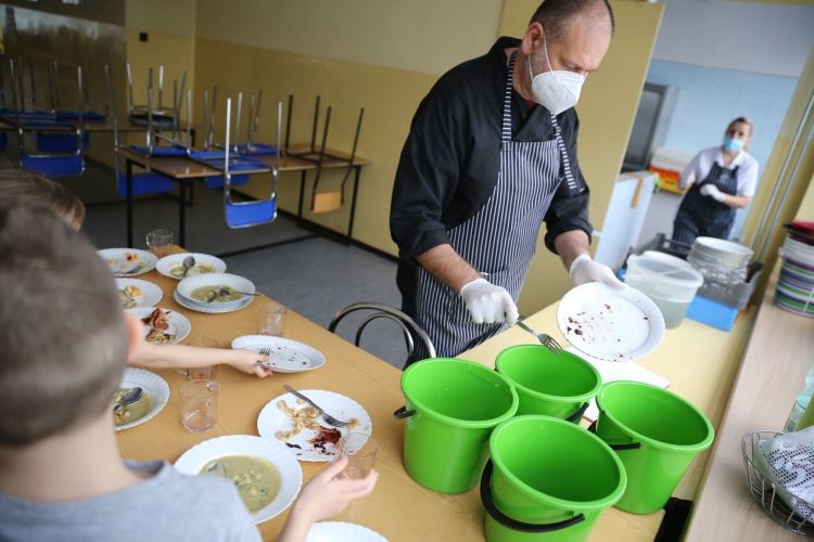 Rybnik: czy w szkolnych stołówkach marnowana jest żywność?, Wacław Troszka