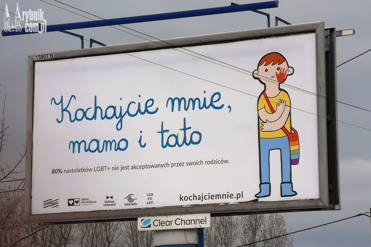 Dziecko LGBT na bilbordzie w Rybniku: „kochajcie mnie mamo i tato”, bf