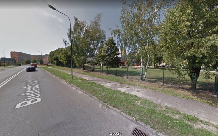 Przedszkolaki z Nowin narażone są na hałas. Co zrobi miasto?, Google Street View