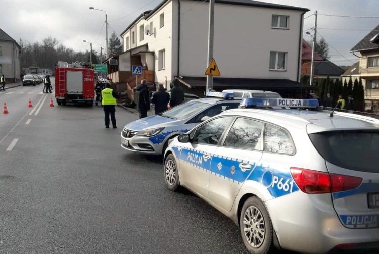 Tragedia w Świerklanach: 21-latek uciekał przed policą. Uderzył w budynek (zdjęcia), Policja Śląska