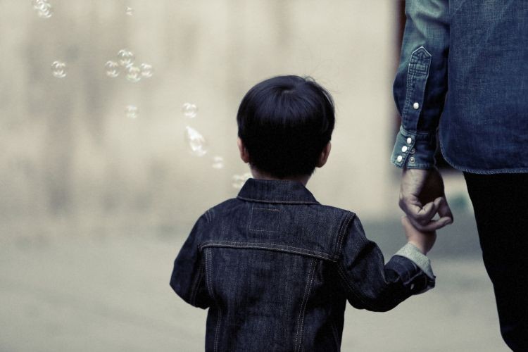 Czy i jak rozmawiać z dziećmi o wojnie? Psycholog: „bądźmy uczciwi”, Pixabay