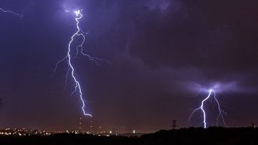 Meteorolodzy ostrzegają: dziś możliwe burze z gradem