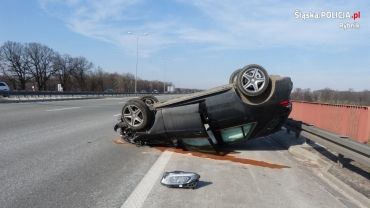 Nie żyje pasażerka ranna w wypadku na autostradzie A1 (zdjęcia)
