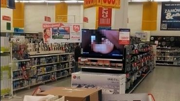 Auchan Rybnik: film porno na ekranie telewizora