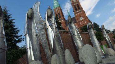 „Anioły” odlatują z Placu Jana Pawła II w Rybniku