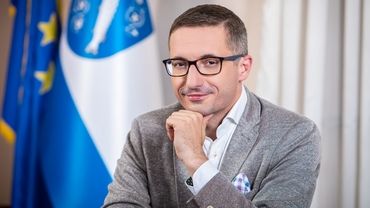 Dane z 40% komisji: Piotr Kuczera wygrywa w I turze