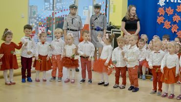 P50: zatańczyli „Poloneza” i zaśpiewali hymn na 100-lecie niepodległości