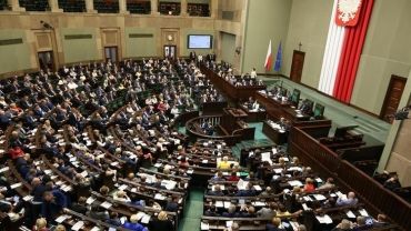 Sejm: Wigilia i Wielki Piątek wolne od pracy?