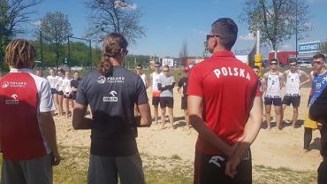 Siatkówka plażowa: Mariusz Prudel z trenerami kadry Polski na kąpielisku Ruda