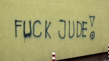 „Fuck Jude” vis à vis urzędu miasta. „To trzeba piętnować”