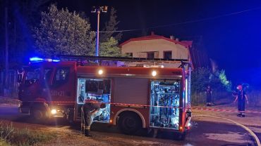 Nocna akcja w Rybniku. Pożar hali w Orzepowicach