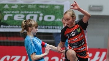 Młodzieżowe mistrzostwa Polski U14 w futsalu. Zwycięstwo rybniczanek na inaugurację