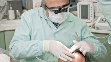 NFZ publikuje listę dentystów. Pacjenci: to fikcja