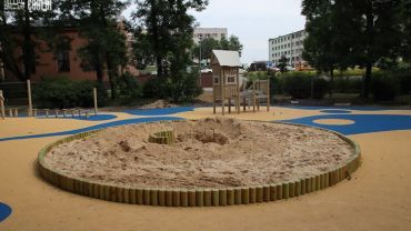 Miasto chce rewitalizować Park Czempiela. Powstaje plac zabaw