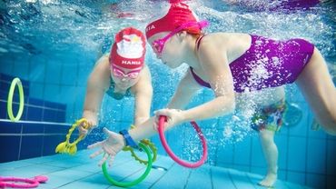 Bezpieczna nauka pływania ze szkołą pływania Antidotum
