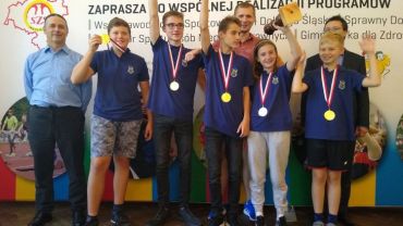 Szachy: mistrzowska drużyna z ZSP nr 10