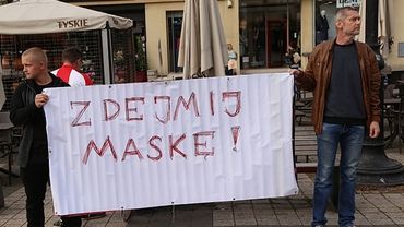 Antycovidowcy protestowali na rynku pod hasłem „Stop PLANdemii”