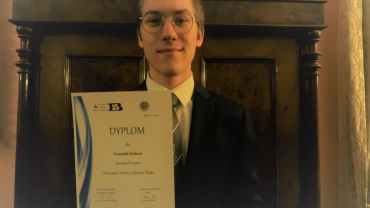 Uczeń Publicznego LO Sióstr Urszulanek wygrał olimpiadę