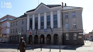 Urząd Miasta w Rybniku nadal z ograniczeniami wizyt