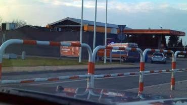 Wodzisławska: policja i pogotowie na stacji paliw. Co się stało?