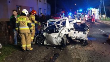 Koszmarnie wyglądający wypadek w Gaszowicach. Pijany 17-latek staranował 2 samochody