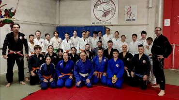 Zawodnicy Rybnickiego Klubu Ju Jitsu Sportowego z wyższymi stopniami kyu