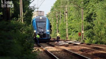 Tragedia na torach. Pociągi Kolei Śląskich odwołane lub z wielominutowymi opóźnieniami