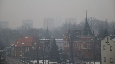 Alert RCB: nie wychodź na zewnątrz! Jest smog. PM2,5 przekroczone o 1300%