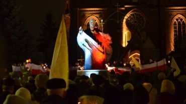 Setki osób na marszu ku pamięci Jana Pawła II. „Nie możemy być obojętni wobec tego, co się dzieje” (zdjęcia, wideo)
