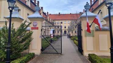 Grzegorz J. przed sądem w Rybniku. Usłyszał sześć zarzutów. „Byłem inwigilowany, podsłuchiwany systemem pegasus”