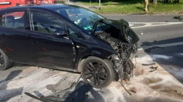 Wypadek na skrzyżowaniu Raciborska-Kotucza. Jedna osoba została przewieziona do szpitala
