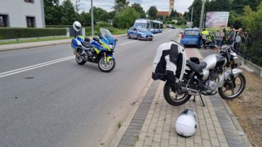 Wypadek w Jejkowicach. Kierowca motocykla zabrany do szpitala (zdjęcia)