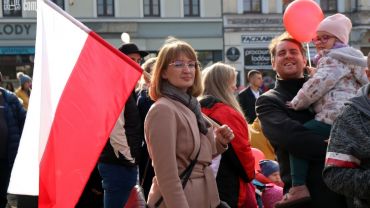 Biało-czerwono na rynku w Rybniku z okazji Święta Niepodległości. „Patriotyzm można okazywać na wiele różnych sposobów” (zdjęcia)