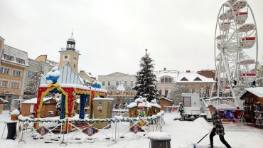 Zimowe obrazki z Rybnika. Obowiązuje ostrzeżenie przed intensywnymi opadami śniegu (zdjęcia)