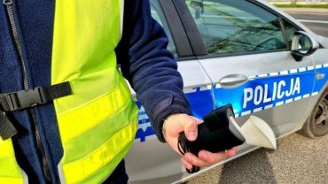 Strażnik miejski przyłapany podczas jazdy „na podwójnym gazie”. Stracił pracę
