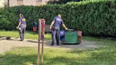 Strażnicy miejscy kontrolują place zabaw. Każdy może zgłosić nieprawidłowości