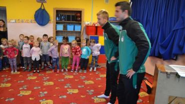 Przedszkolaki z Rybnika gościły piłkarzy ROW-u