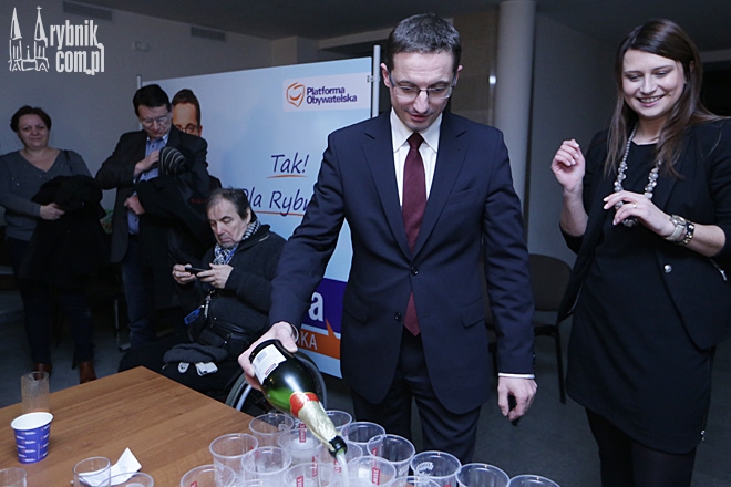 01:00 Piotr Kuczera prezydentem Rybnika. Trzy tysiące głosów przewagi nad A. Fudalim, Dominik Gajda