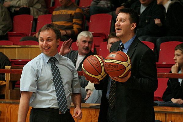Trener Mirosław Orczyk (z lewej) jest zadowolony z 7. miejsca. Obok drugi trener Adam Rener.