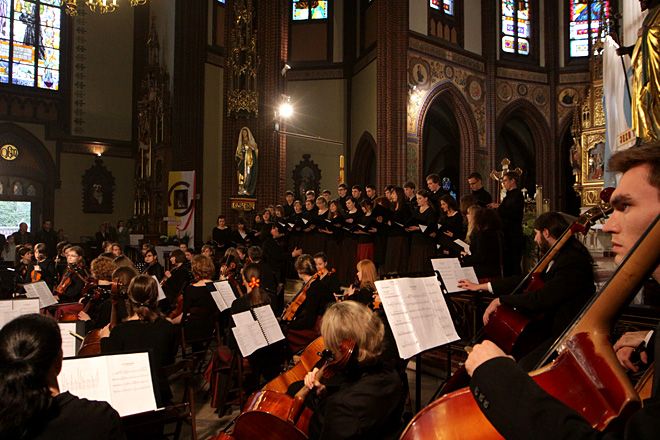 Uroczysty koncert symfoniczny w bazylice , Dominik Gajda