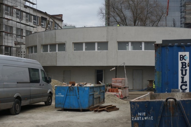 Budynek komendy policji pnie się w górę, KMP Rybnik