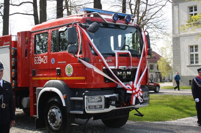 Strażacy z Tworoga mają nowy wóz gaśniczy