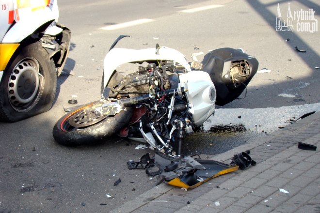 Wypadek w Jejkowicach. Ucierpiał 27-letni motocyklista, bf