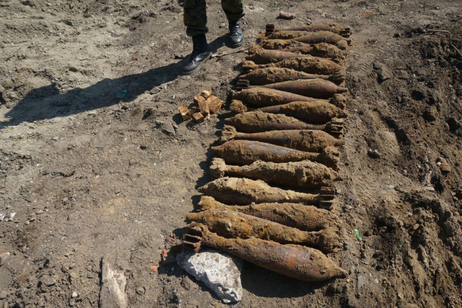 Saperzy wykopali na Rudzkiej 19 granatów i 3200 g trotylu, KMP Rybnik