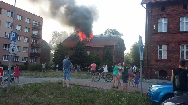 Pożar w Czerwionce-Leszczynach. Około 50 osób straciło dach nad głową, Czytelnik