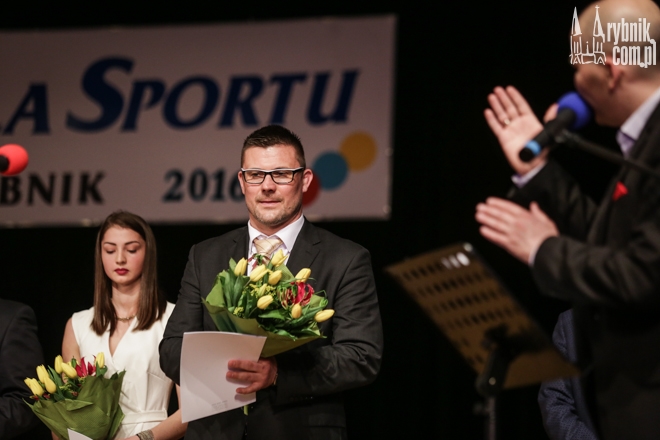 Sportowcy uhonorowani. Piotr Kuczera Sportowcem Roku 2015, Dominik Gajda