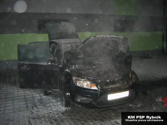 Na ul. Niedobczyckiej płonął samochód. Co było przyczyną pożaru?, PSP Rybnik