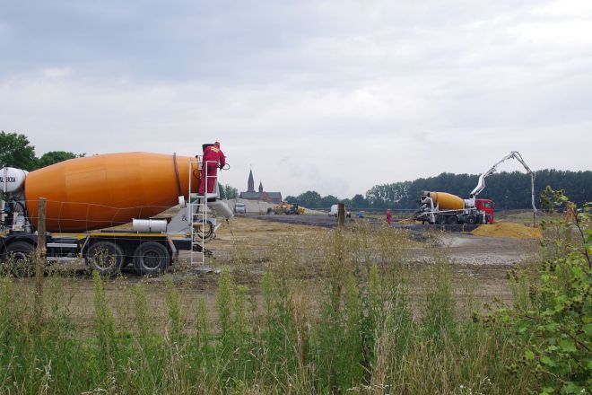 Tenneco rozpoczęło budowę zakładu w Stanowicach, UGiM Czerwionka-Leszczyny